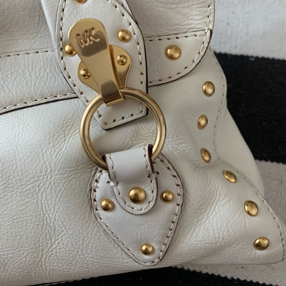 Michael Kors Berkley Shoulder Bag in “Vanilla” - Picture 12 of 15